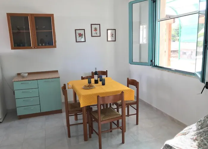 Casa Laura 托雷圣乔万尼乌